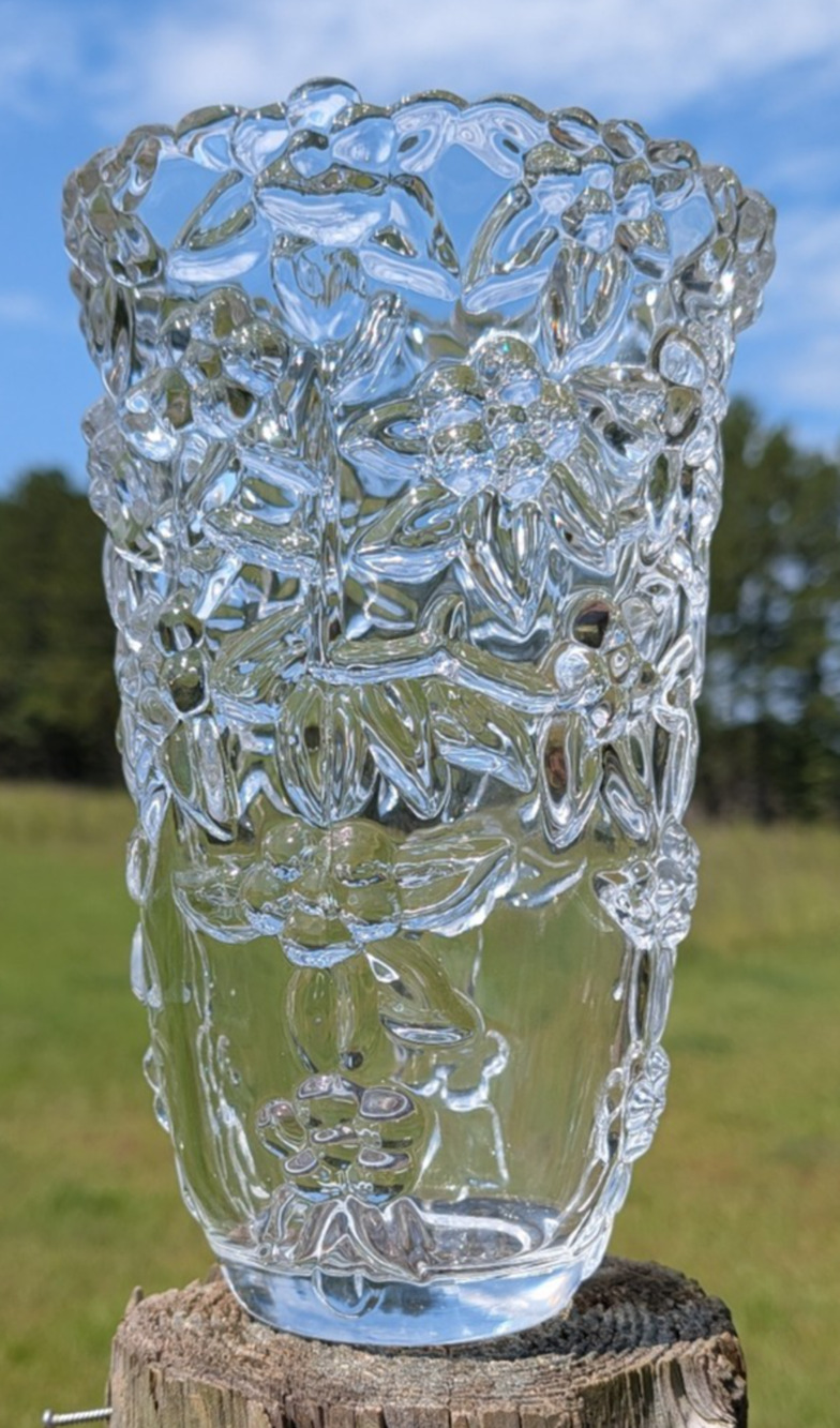 Mikasa Carmen Crystal Flower Vase 9 1/4" Beautiful Vintage Floral Pattern